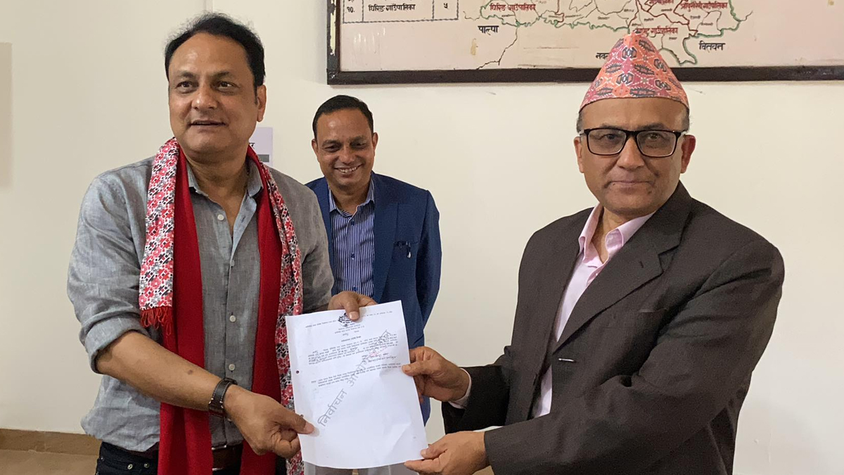 तनहुँ १ मा एमालेबाट सर्वेन्द्र खनालद्वारा उम्मेदवारी दर्ता